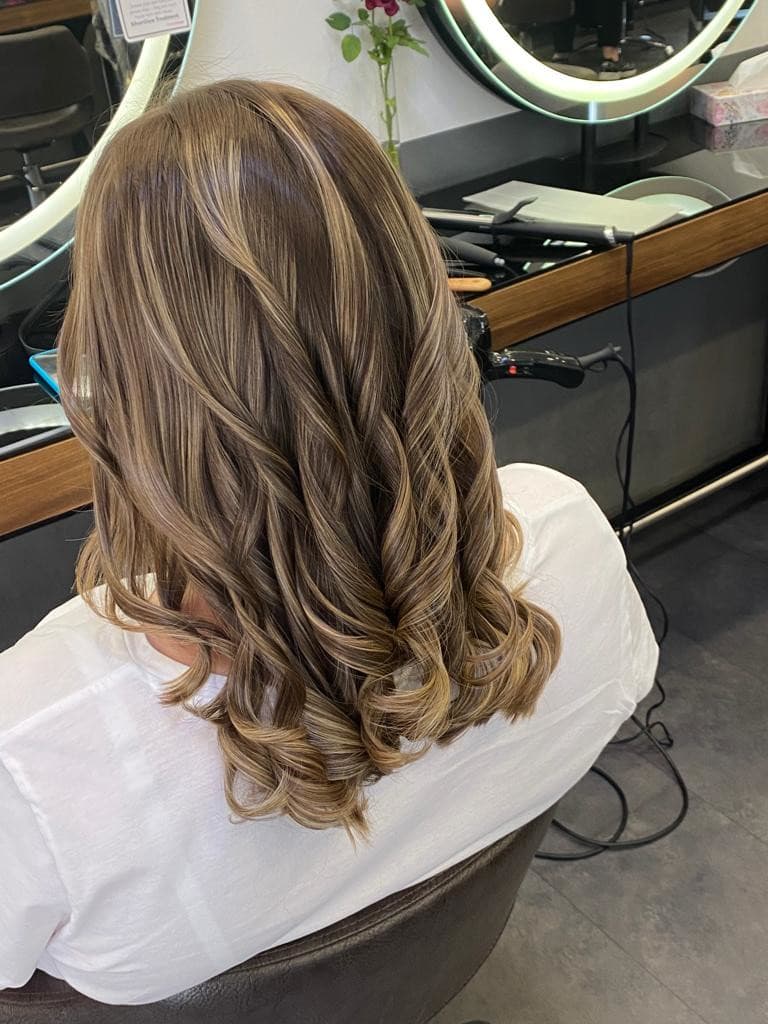 Warme Braun-Blond-Coloration, Rückansicht — Farbarbeit von EBENBILD Hannover